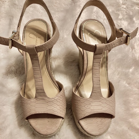 Jessica Simpson beige/ nude wedges - Picture 3 of 3